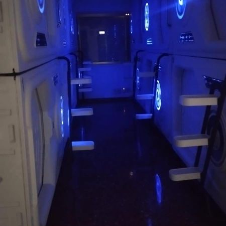 Min Hostel Capsules Madryt Zewnętrze zdjęcie