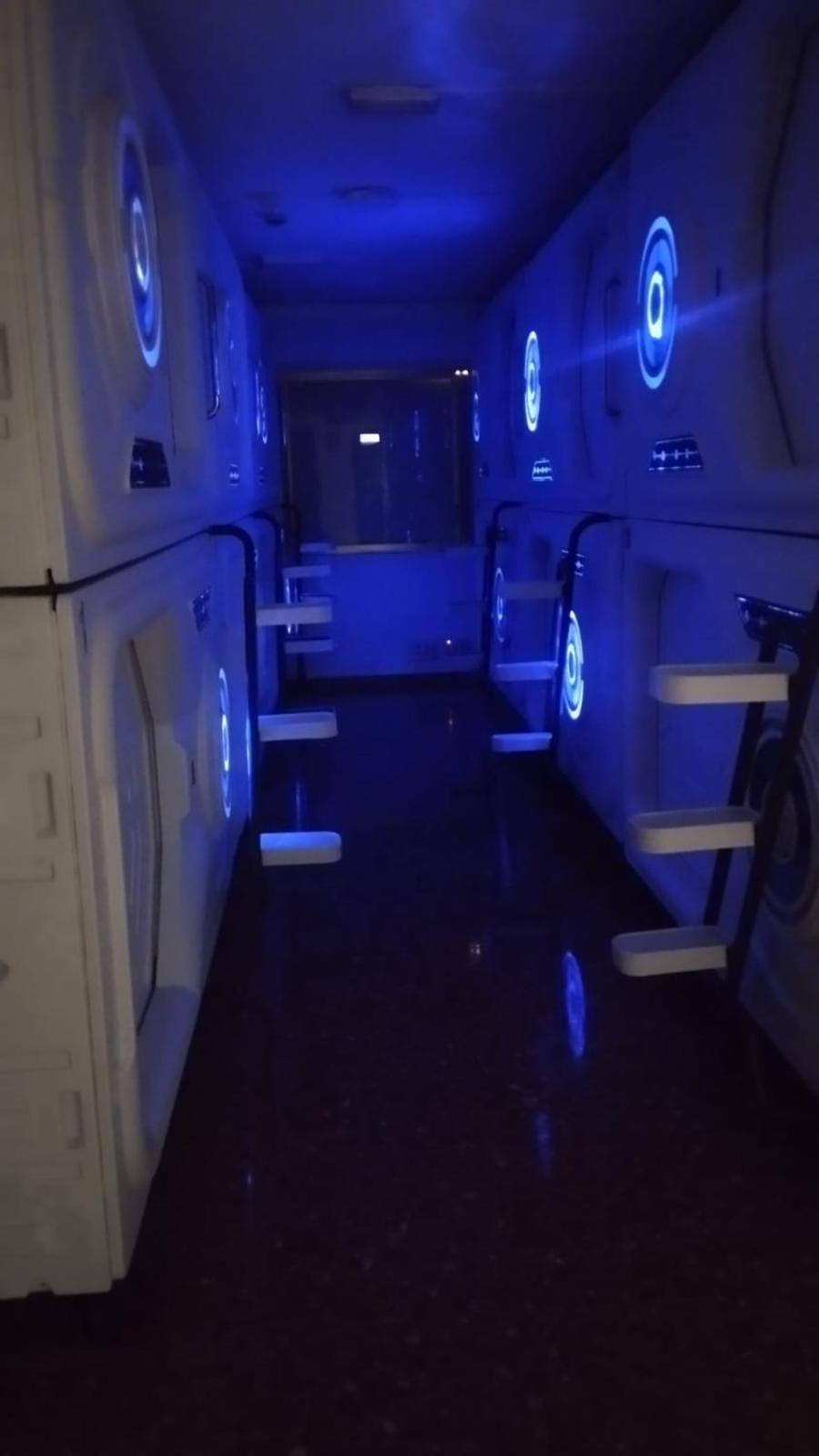Min Hostel Capsules Madryt Zewnętrze zdjęcie